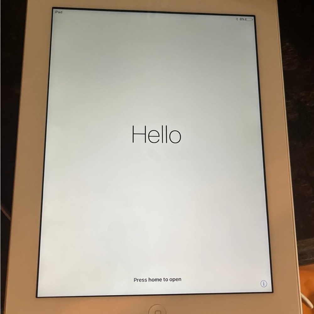 Apple iPad White 4th Generation (16GB, WiFi)